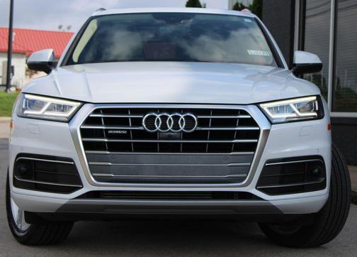 Glacier White Metallic 2020 Audi Q5 45 Prestige