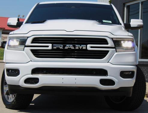 Bright White Clearcoat 2022 RAM 1500 Laramie