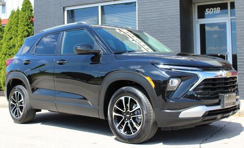 Mosaic Black Metallic 2025 Chevrolet Trailblazer LT