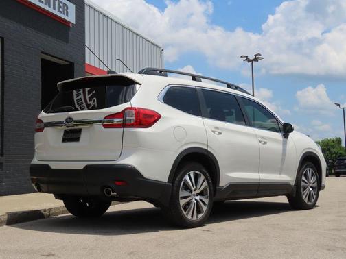 Crystal White Pearl 2022 Subaru Ascent Limited 7-Passenger