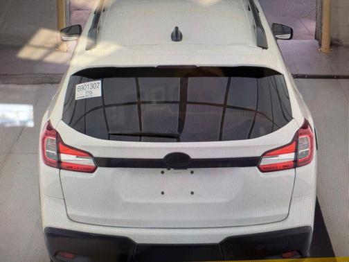 Crystal White Pearl 2022 Subaru Ascent Limited 7-Passenger