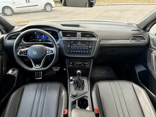 2022 Volkswagen Tiguan 2.0T SE R-Line Black 4MOTION