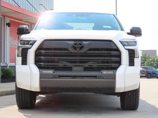 Ice Cap 2023 Toyota Tundra SR5