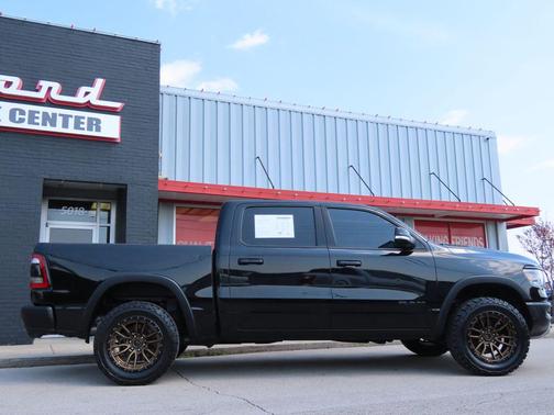 Diamond Black Crystal Pearlcoat 2020 RAM 1500 Rebel