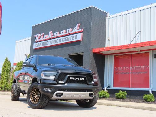 Diamond Black Crystal Pearlcoat 2020 RAM 1500 Rebel