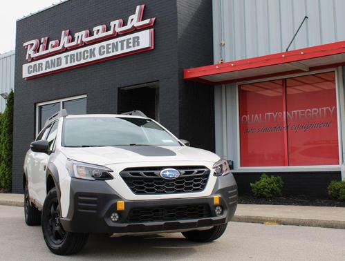 Crystal White Pearl 2023 Subaru Outback Wilderness