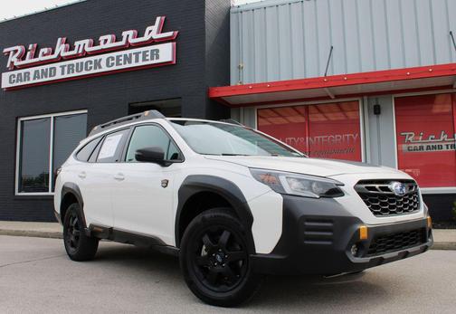 Crystal White Pearl 2023 Subaru Outback Wilderness