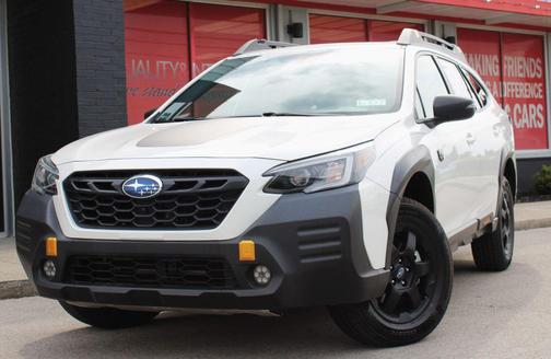Crystal White Pearl 2023 Subaru Outback Wilderness
