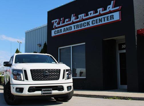 Pearl White Metallic 2019 Nissan Titan SL
