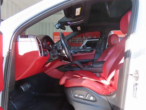 2019 Porsche Cayenne Cayenne