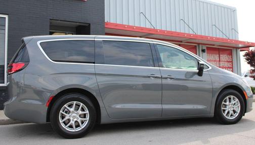 Ceramic Gray Clearcoat 2025 Chrysler Pacifica L