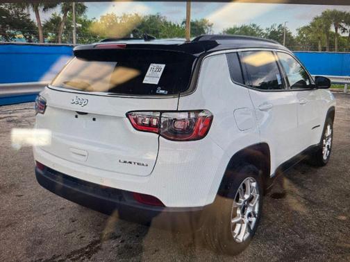 Bright White Clearcoat 2025 Jeep Compass Limited