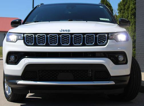 Bright White Clearcoat 2025 Jeep Compass Limited