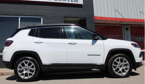 Bright White Clearcoat 2025 Jeep Compass Limited