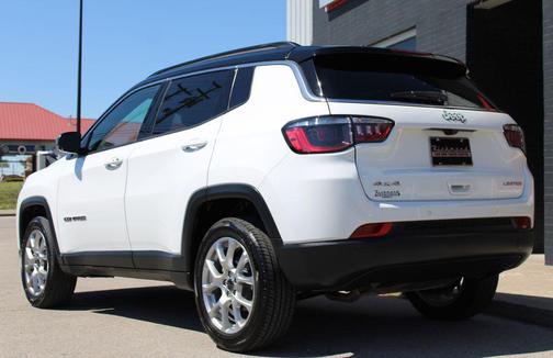 Bright White Clearcoat 2025 Jeep Compass Limited