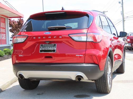 Rapid Red Metallic Tinted Clearcoat 2022 Ford Escape SEL