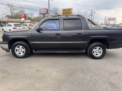 2005 Chevrolet Avalanche 1500 LS