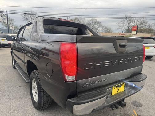 2005 Chevrolet Avalanche 1500 LS