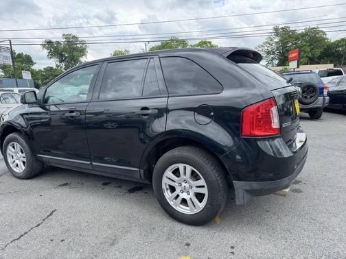 Tuxedo Black Metallic 2013 Ford Edge SE
