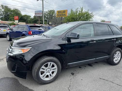 Tuxedo Black Metallic 2013 Ford Edge SE