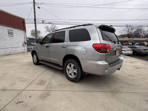 2008 Toyota Sequoia SR5