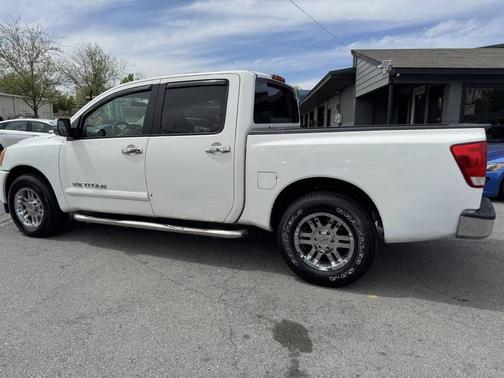 2013 Nissan Titan SV