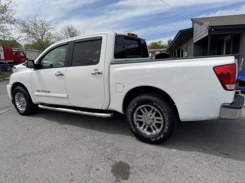 2013 Nissan Titan SV
