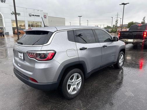 Billet Silver Metallic Clearcoat 2023 Jeep Compass Sport