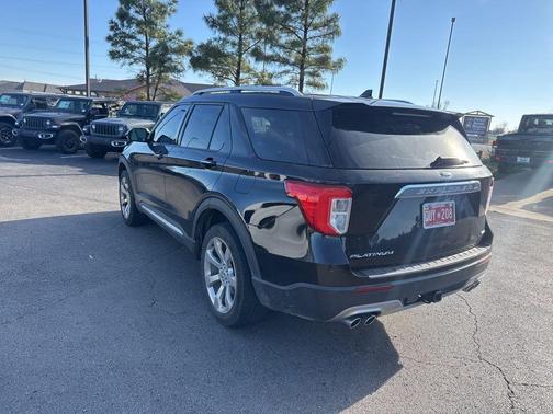 Black 2020 Ford Explorer Platinum