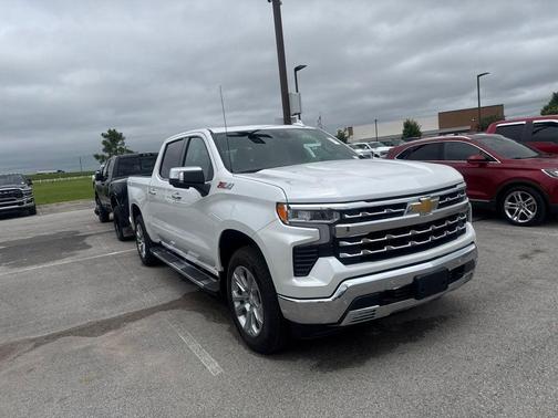Iridescent Pearl Tricoat 2025 Chevrolet Silverado 1500 LTZ