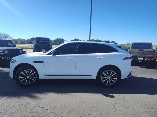 2024 Jaguar F-PACE P400 R-Dynamic S