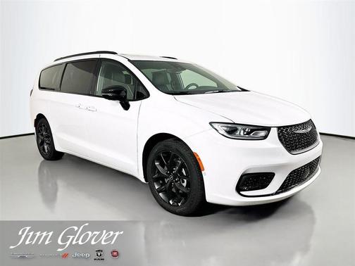 Bright White Clearcoat 2026 Chrysler Pacifica Limited