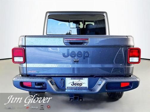 Granite Crystal Clearcoat Metallic 2026 Jeep Gladiator Sport