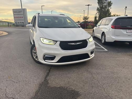 2022 Chrysler Pacifica Touring-L