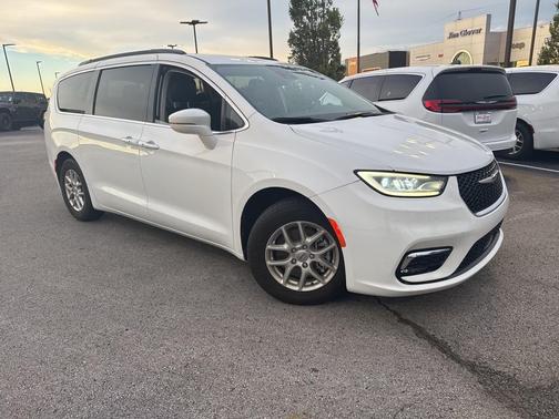 2022 Chrysler Pacifica Touring-L
