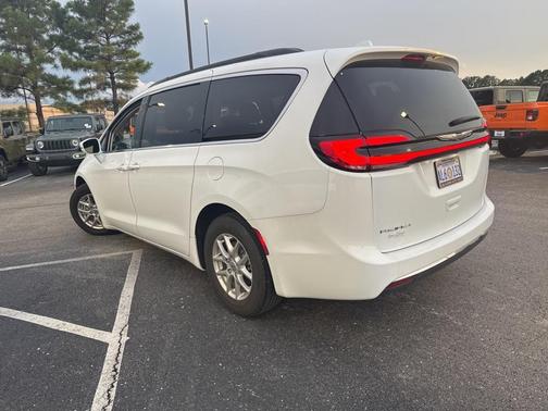 2022 Chrysler Pacifica Touring-L
