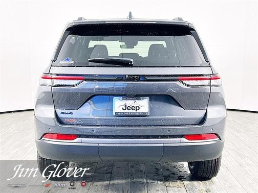 2026 Jeep Grand Cherokee Laredo