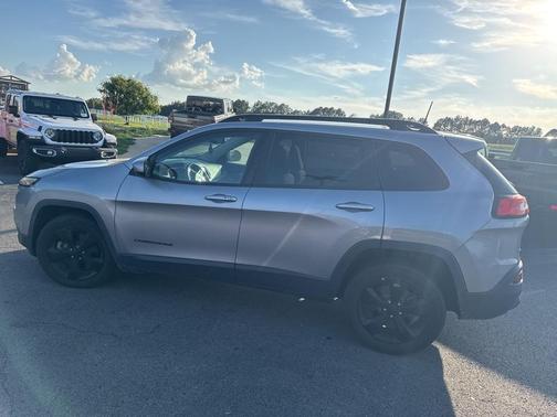 2016 Jeep Cherokee Altitude