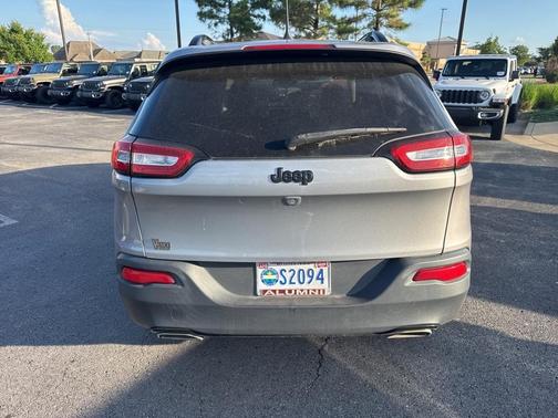 2016 Jeep Cherokee Altitude