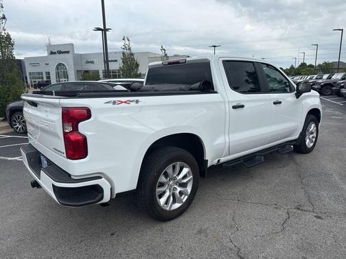 Summit White 2024 Chevrolet Silverado 1500 Custom