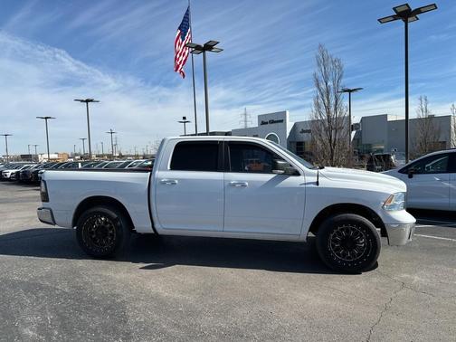 2015 RAM 1500 SLT