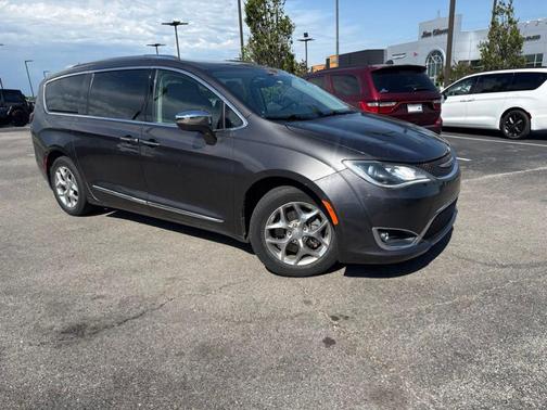 Granite Crystal Clearcoat Metallic 2019 Chrysler Pacifica Limited
