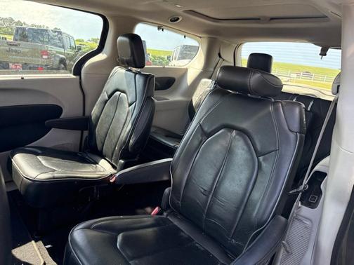 Granite Crystal Clearcoat Metallic 2019 Chrysler Pacifica Limited
