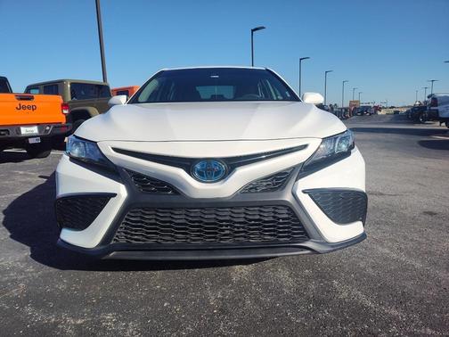 2021 Toyota Camry Hybrid SE