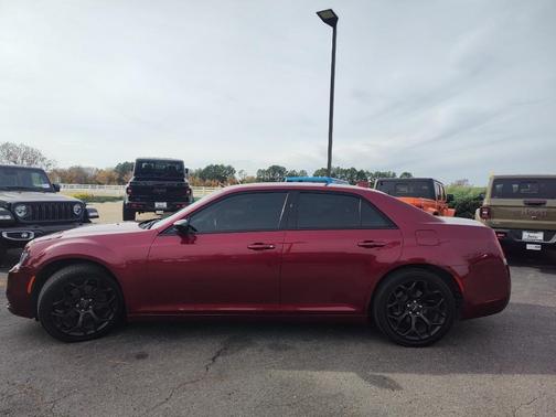 2019 Chrysler 300 Touring