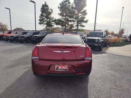 2019 Chrysler 300 Touring