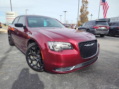2019 Chrysler 300 Touring