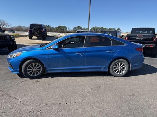 2018 Hyundai SONATA SE