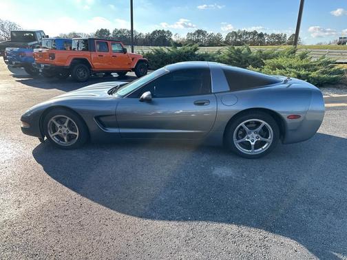 2004 Chevrolet Corvette Base