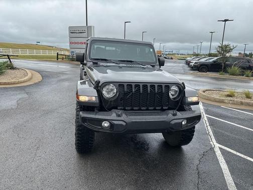 2021 Jeep Gladiator Sport
